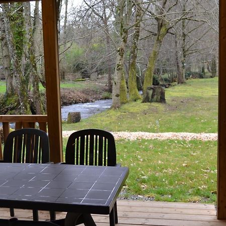 Chalets Au Bord De L'Eau Caudebronde Exterior foto